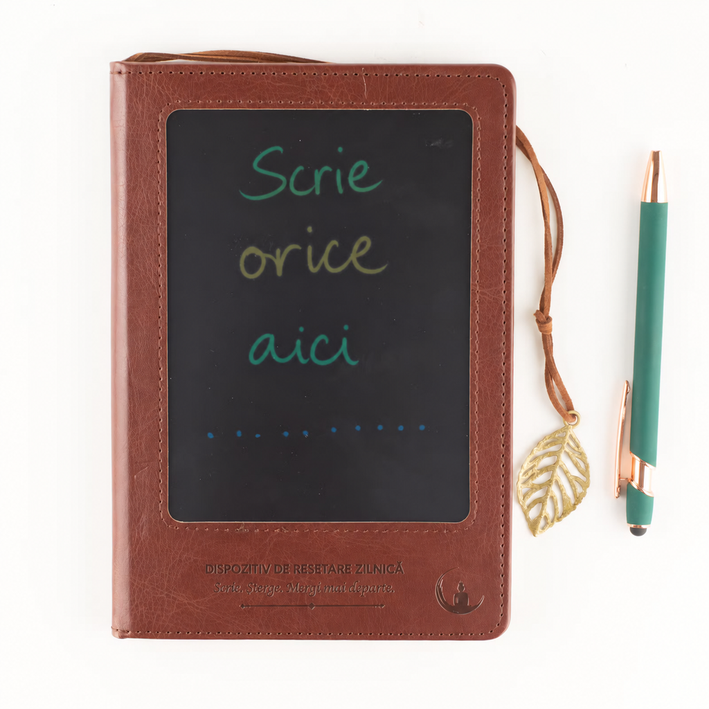 Jurnal A5 maro cu ecran LCD și mesajul „Scrie orice aici”, alături de stiloul pentru scriere